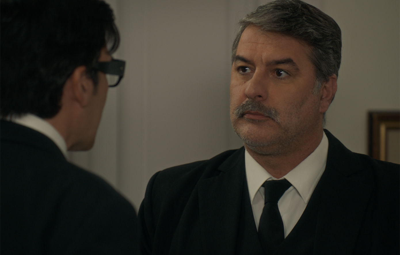 Ο απόηχος του θανάτου του Γρηγόρη, βρίσκει την οικογένεια Βούλγαρη συντετριμμένη. Η Γαλήνη, στη χειρότερη ψυχική κατάσταση σε σχέση με όλους, παίρνει το πιστόλι που έκοψε το νήμα της ζωής του γιου της και χτυπά την πόρτα της Αλεξάνδρας Καπετανάκου.