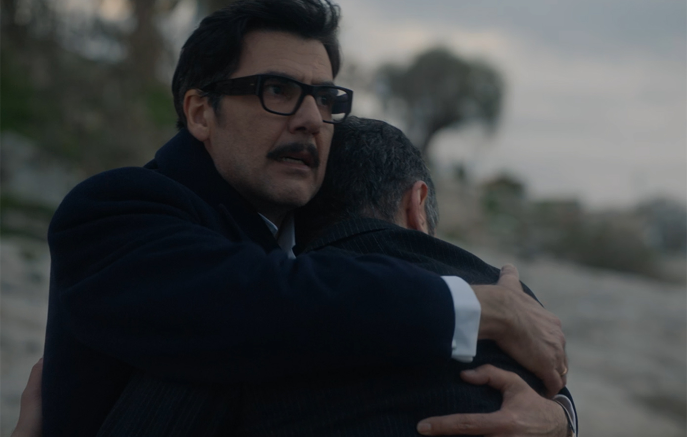 Δυνατές εξελίξεις στο «Porto Leone: Στη γειτονιά με τα κόκκινα φανάρια» &#8211; Ο Αντρέας κρύβει την Άντζελα, για να τη σώσει