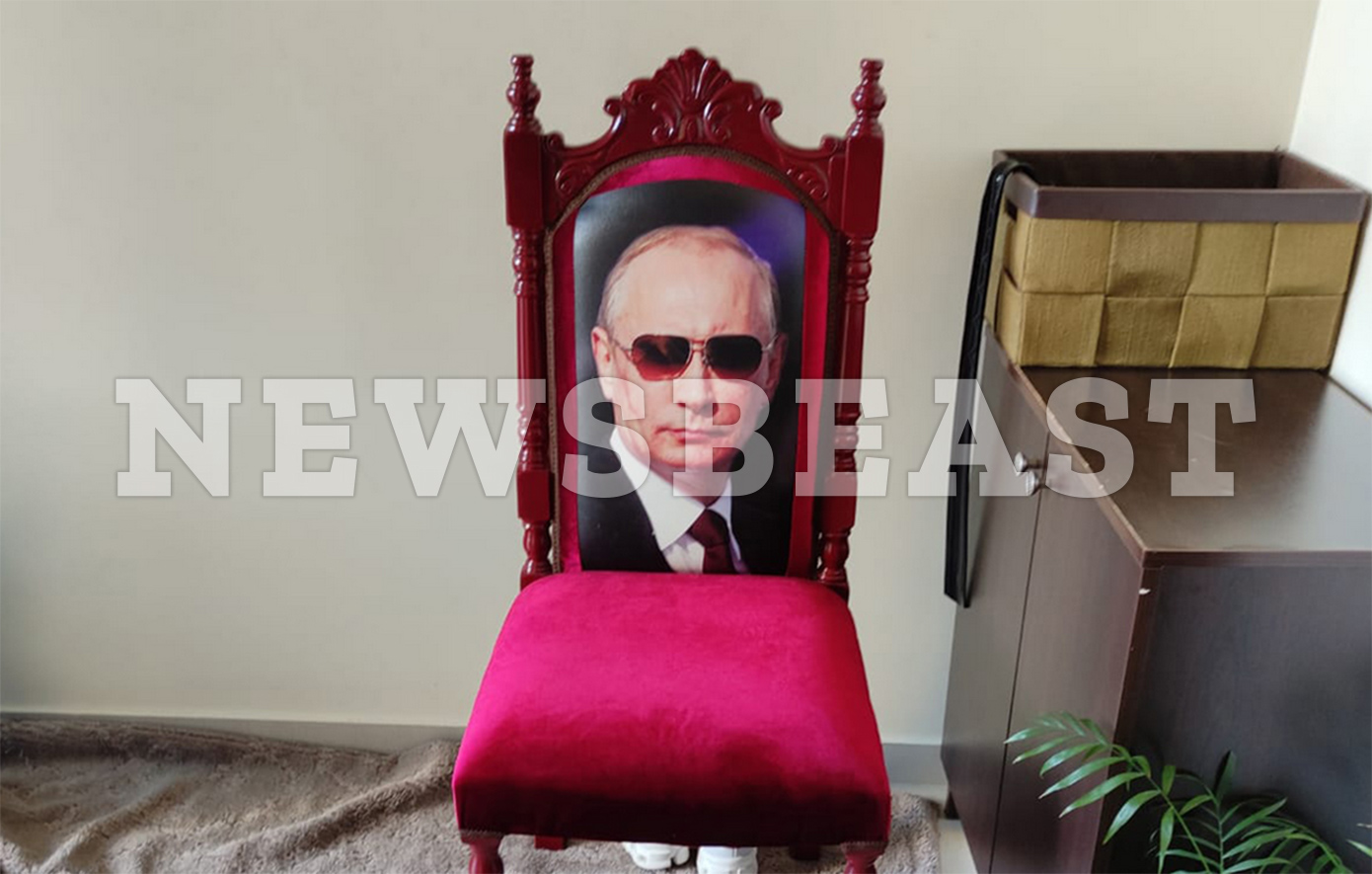 Ο «Πούτιν», ο «πρόεδρος» και η καρέκλα με «άρωμα» KGB &#8211; Πώς δρούσε η μαφία των λαθραίων τσιγάρων