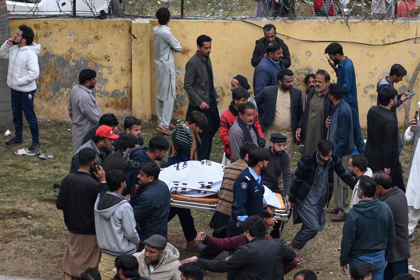 Πάνω από 31 νεκροί, 169 τραυματίες στο Πακιστάν: Η φονικότερη επίθεση βομβιστή αυτοκτονίας στο Ισλαμαμπάντ εδώ και μια δεκαετία