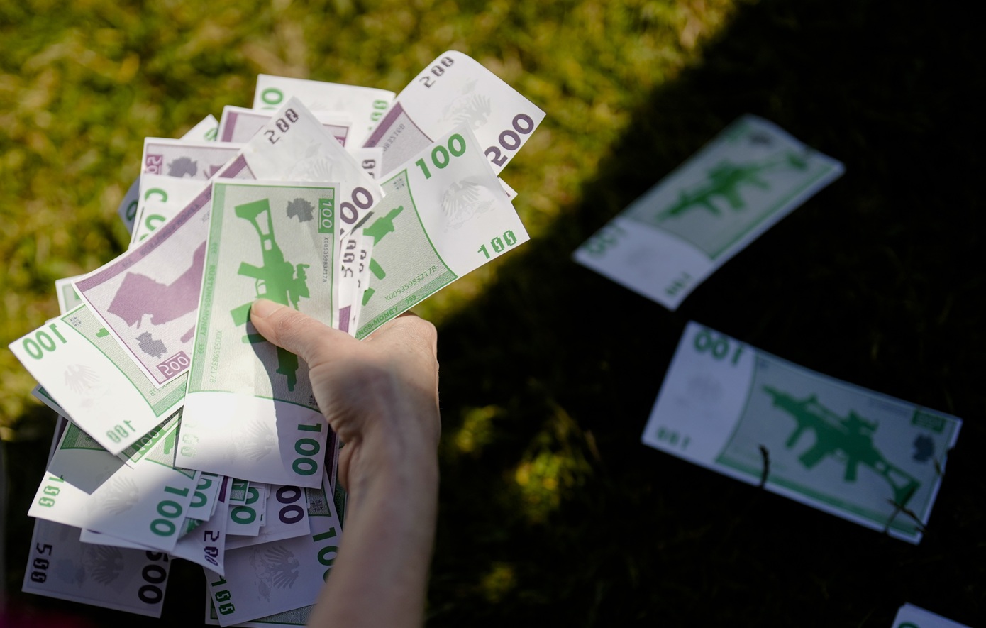 Από την Κιργιζία μέχρι το Ντουμπάι: Το παράλληλο χρηματοσύστημα της Ρωσίας που μοιάζει με Monopoly και τρομάζει τη Δύση