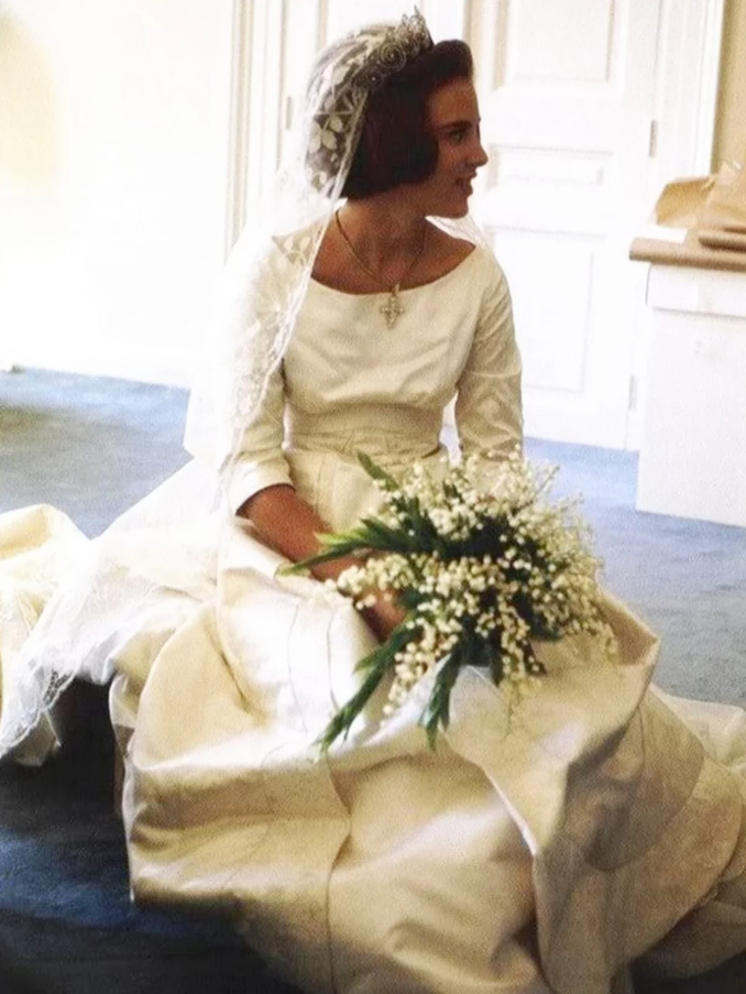 το νυφικό της Άννας Μαρίας το νυφικό της Άννας Μαρίας