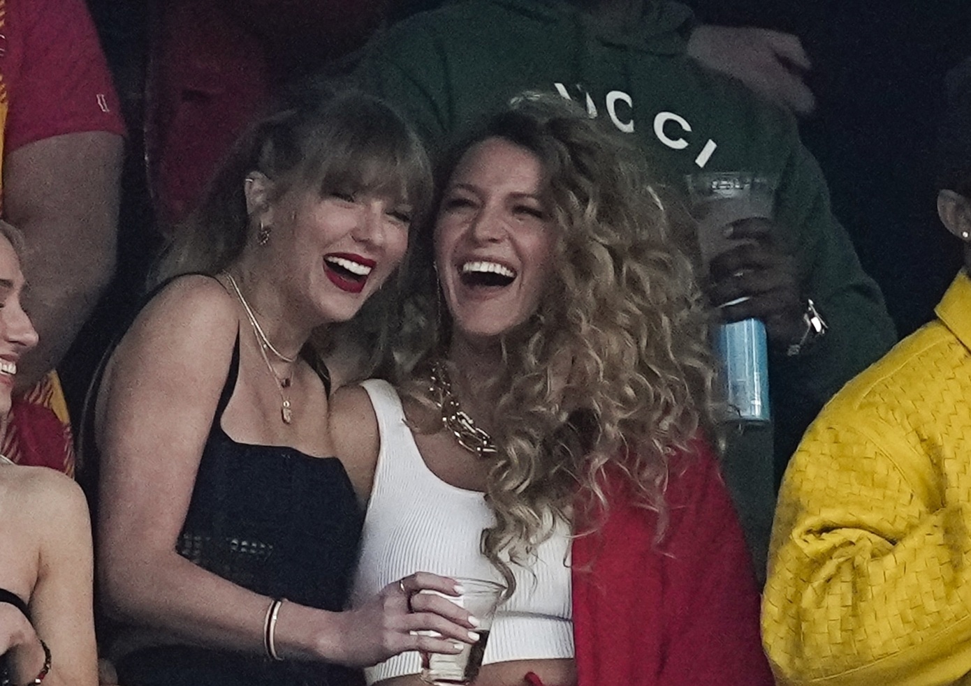 Υπό πίεση η σχέση της Taylor Swift με την Blake Lively – Θα την προσκαλέσει στον γάμο της;