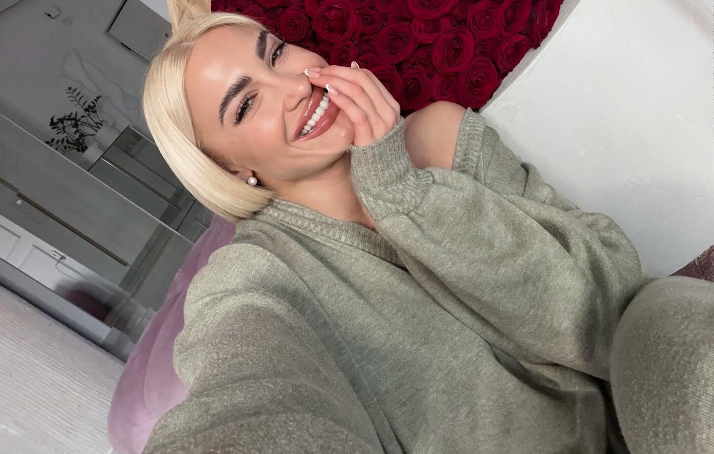 H Ιωάννα Τούνη γιορτάζει τον πρώτο χρόνο της σχέσης της – Η αναφορά στο «σωστό άτομο» και η ανθοδέσμη με 365 τριαντάφυλλα