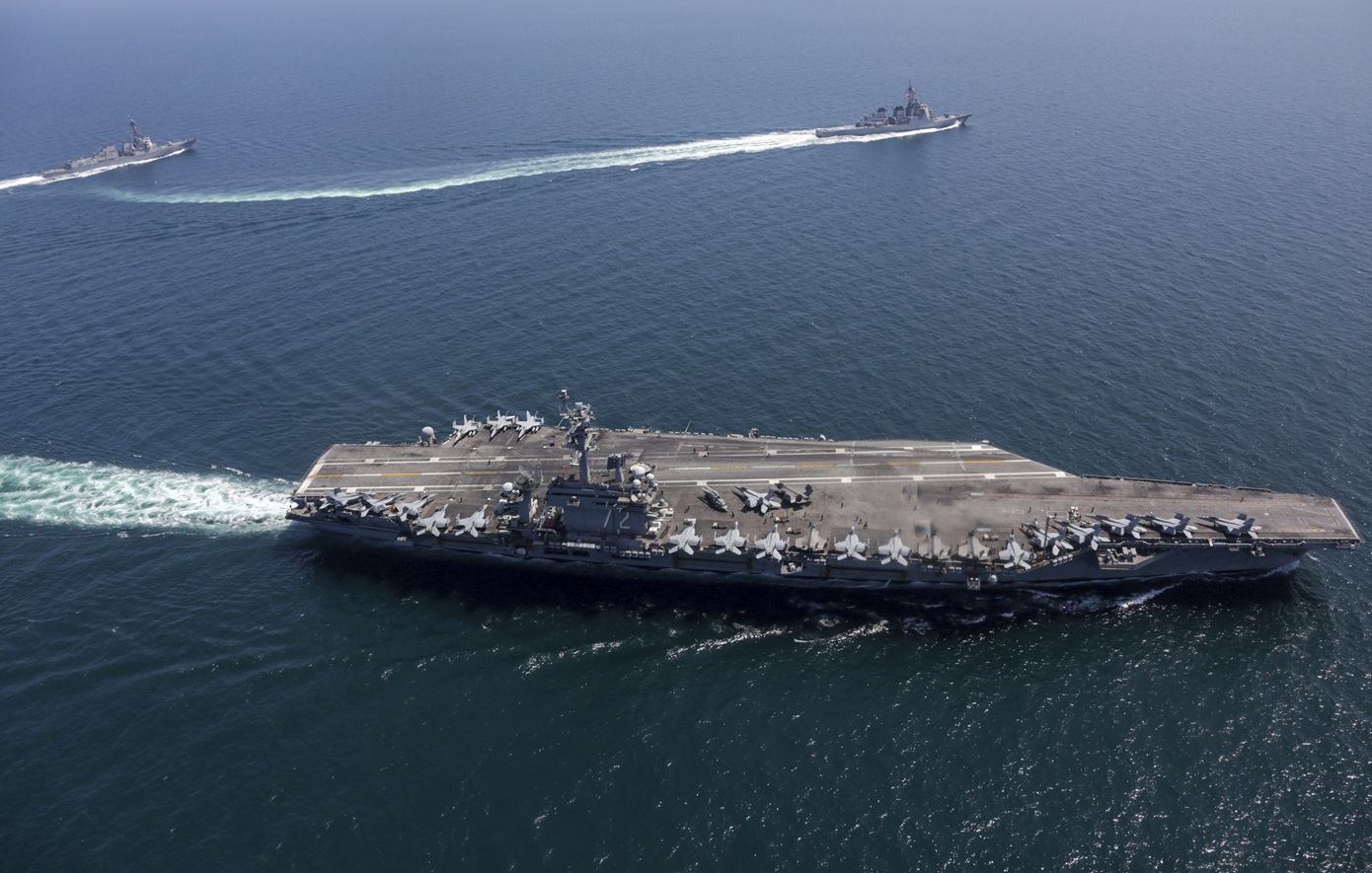 Δορυφορικές εικόνες αποκαλύπτουν τον στρατιωτικό κλοιό των ΗΠΑ γύρω από το Ιράν – Πού στήνεται η «αρμάδα» Τραμπ