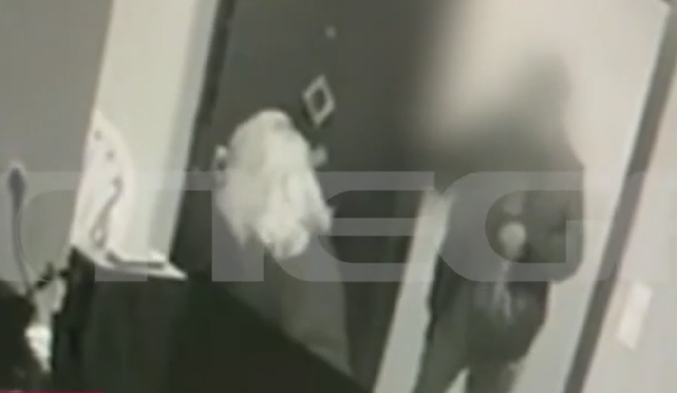 Βίντεο – ντοκουμέντο: Η στιγμή που ο 64χρονος προσπαθεί να κακοποιήσει σεξουαλικά την 25χρονη ΑμεΑ στην Κυψέλη