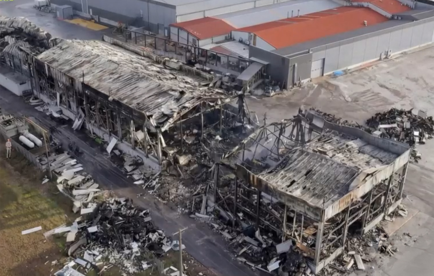 Βιολάντα: Καθαρίστριες λένε πως τις φώναξαν να καθαρίσουν, παρά τον υπαρκτό φόβο νέας ανάφλεξης