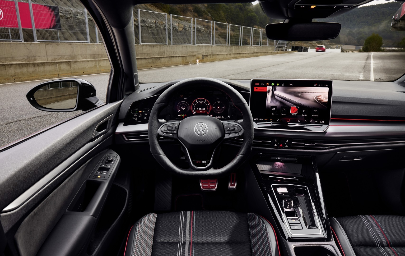 Το επετειακό Volkswagen Golf GTI Edition 50 εντυπωσιάζει