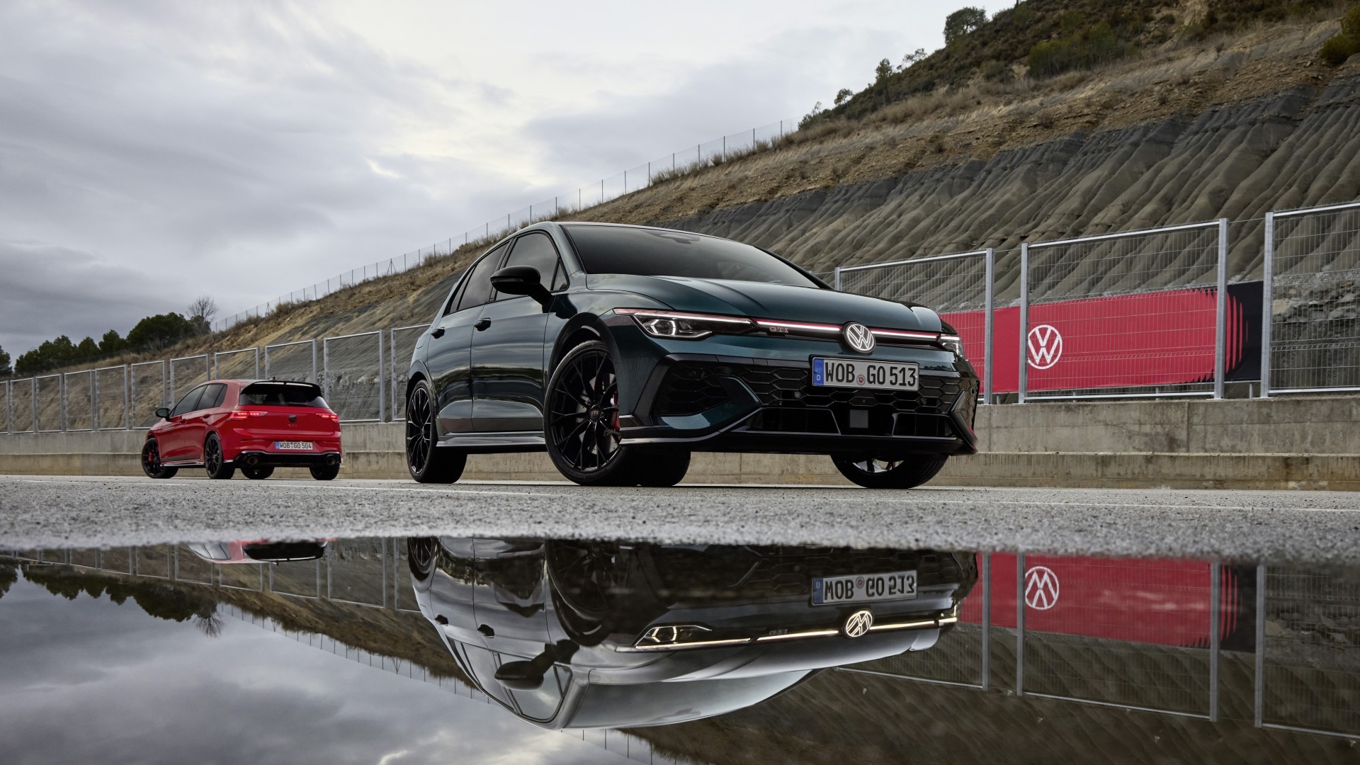 Το επετειακό Volkswagen Golf GTI Edition 50 εντυπωσιάζει