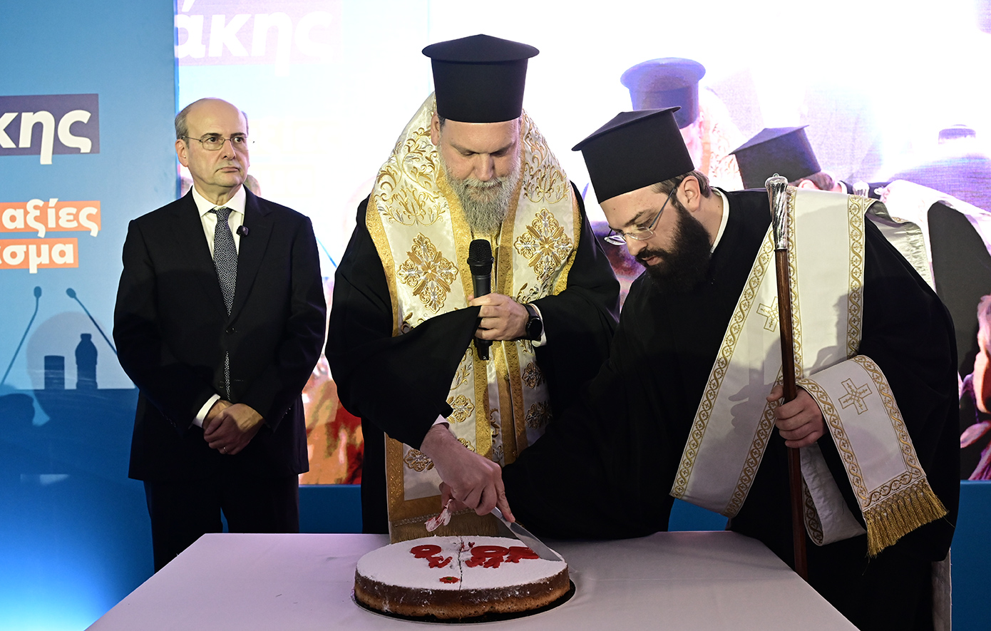 Παρουσία του Αντιπροέδρου της Κυβέρνησης η κοπή της Πρωτοχρονιάτικης πίτας και η απονομή των 1ων Επιχειρηματικών Βραβείων του Επιμελητηρίου Ηλείας