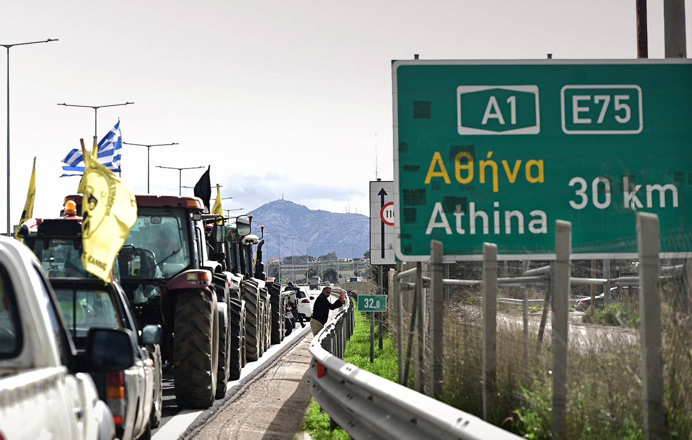 Στην Αθήνα τα πρώτα τρακτέρ, περνούν από απολύμανση &#8211; Το δρομολόγιο που ακολουθούν οι αγρότες για να φτάσουν στο Σύνταγμα