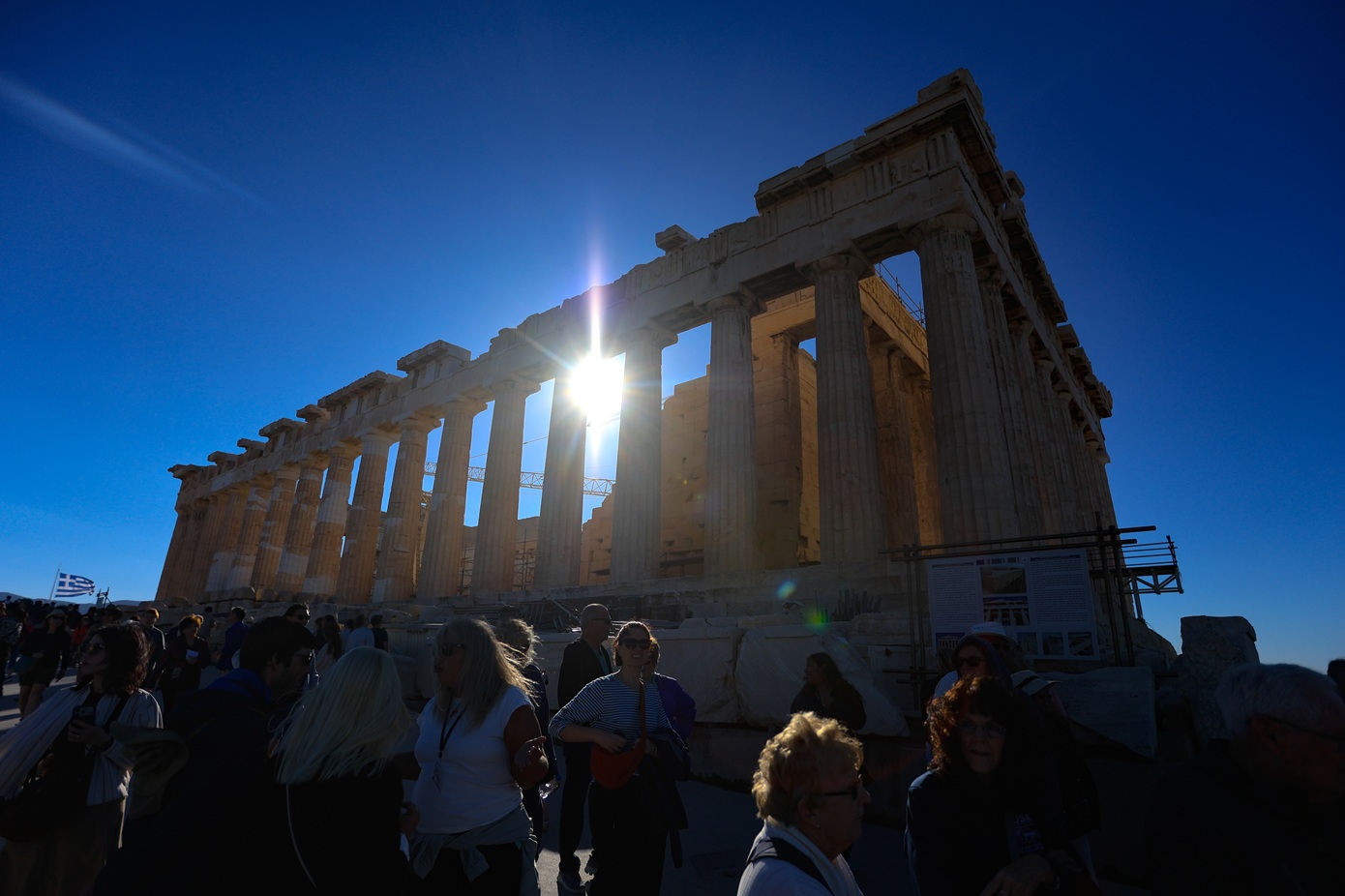 Στην κορυφή της λίστα η Αθήνα με τις πιο ηλιόλουστες πόλεις τον Φεβρουάριο και τον Μάρτιο &#8211; Κουράστηκαν οι Βρετανοί από τη βροχή