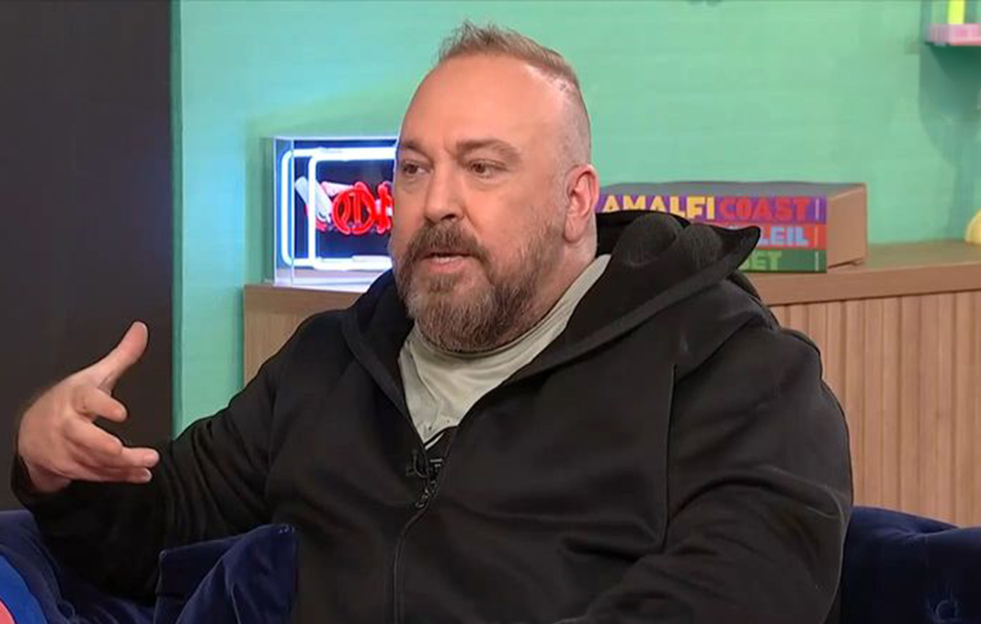 Γιώργος Αλκαίος: Δεν έχω τάσεις φυγής, ήταν απόφαση για τη ζωή μου να φύγω στη Μήλο – 5 χρόνια είχα το κινητό στη σίγαση