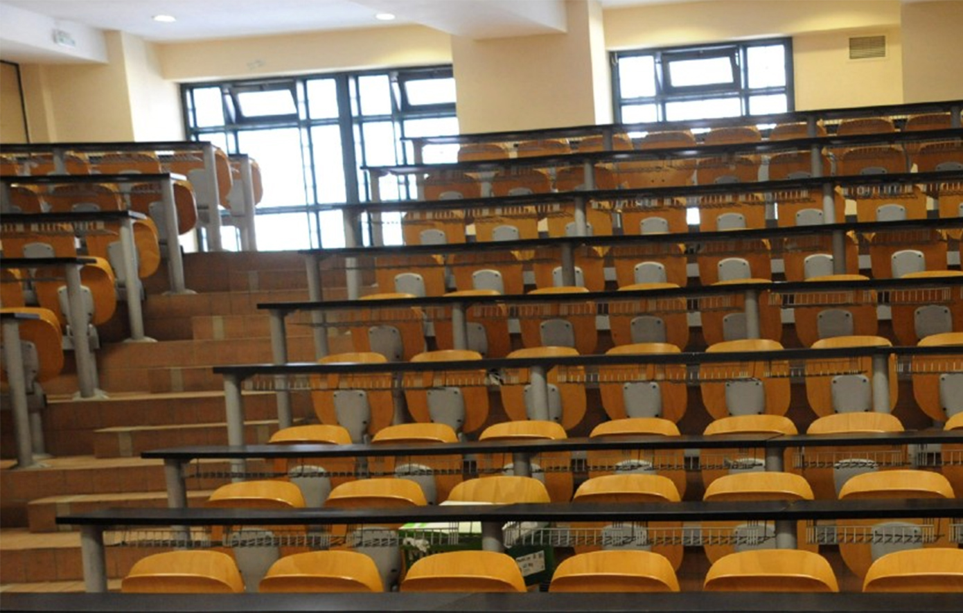 Ρέθυμνο: Μητέρα φοιτητή «μπούκαρε» σε γραφείο καθηγητή για να αλλάξει βαθμολογία – Τον «έκοψε» λόγω αντιγραφής από το AI