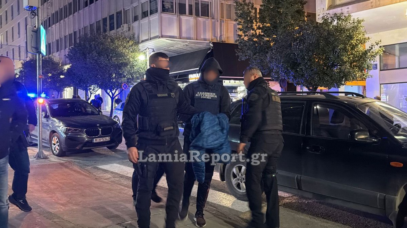 Με αλεξίσφαιρο μεταφέρθηκε ο Αρχιφύλακας των Φυλακών Δομοκού στα Δικαστήρια Λαμίας