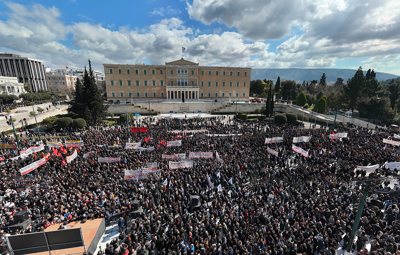 Liveblog: Τρία χρόνια από την τραγωδία των Τεμπών &#8211; Συλλαλητήρια σε όλη την Ελλάδα, κλειστό το κέντρο της Αθήνας