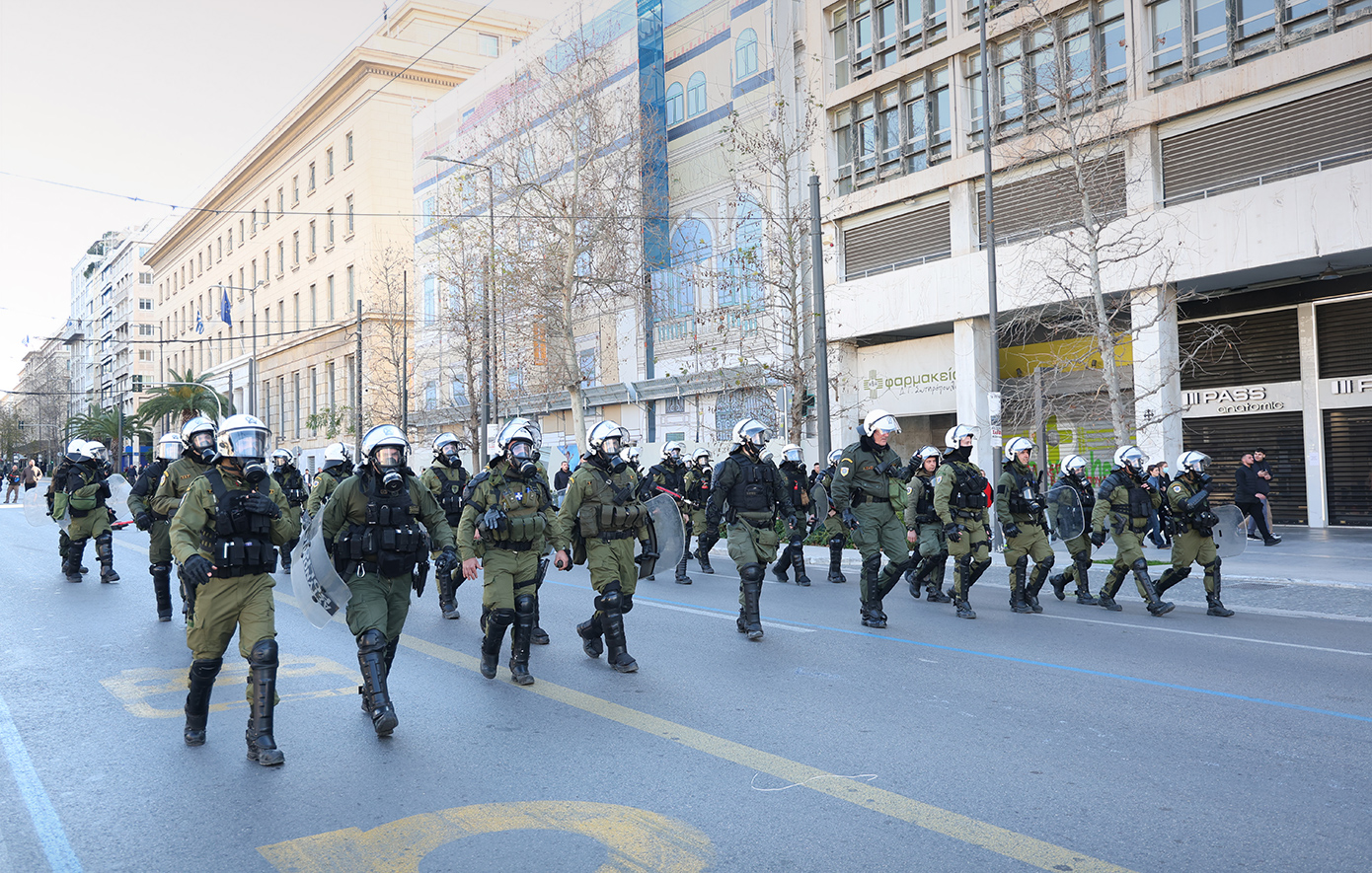 Τρία χρόνια από την τραγωδία των Τεμπών – Συλλαλητήρια σε όλη την Ελλάδα, ένταση στο Σύνταγμα