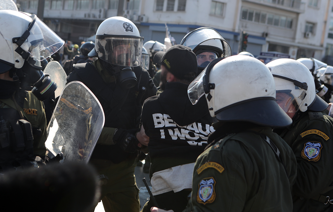 Τρία χρόνια από την τραγωδία των Τεμπών – Συλλαλητήρια σε όλη την Ελλάδα, ένταση στο Σύνταγμα