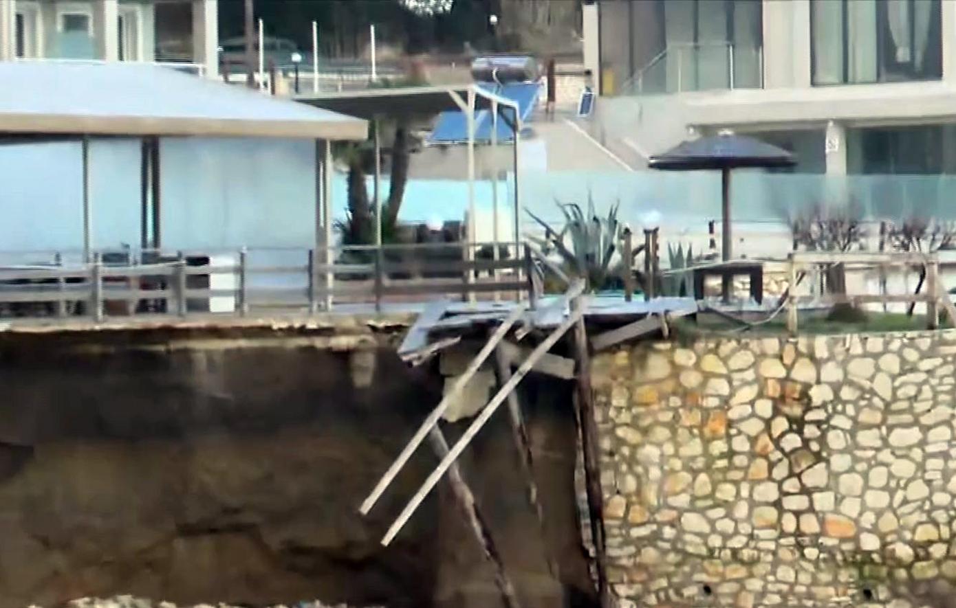 Κινδυνεύει η πιο διάσημη παραλία της Κέρκυρας – «Έχουμε προειδοποιήσει εδώ και 10 χρόνια»