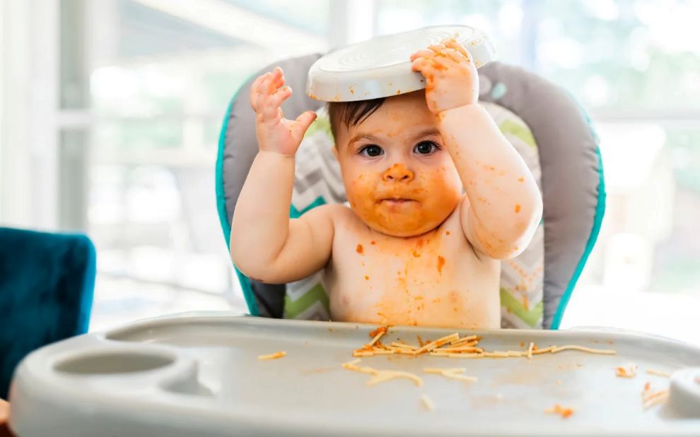 Ξεκαρδιστικό βίντεο: Τα πιο απολαυστικά baby fails με φαγητό θα σου φτιάξουν τη μέρα