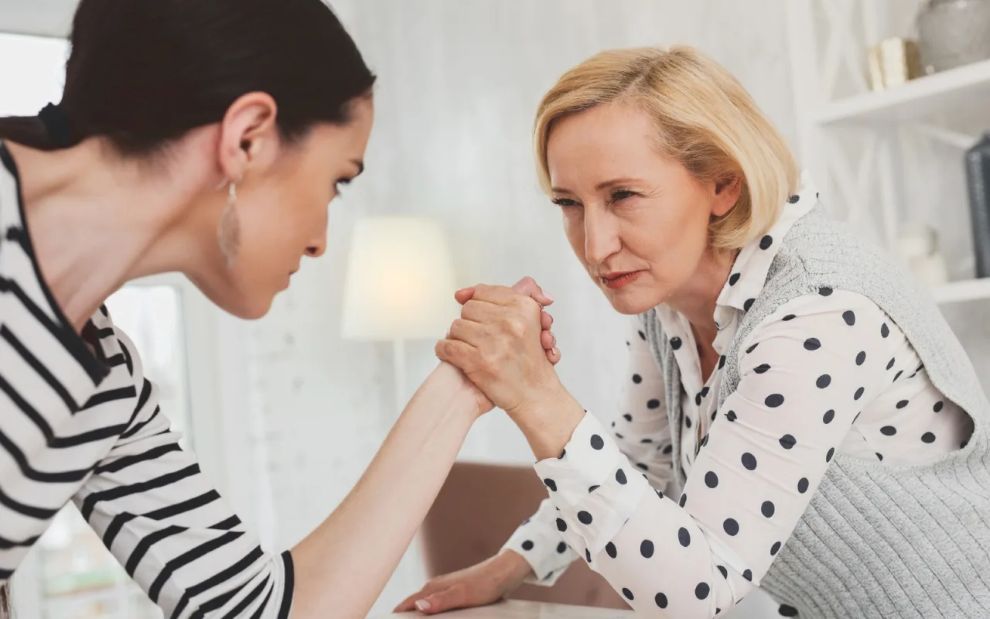 Πεθερά vs Νύφη: Πού έχει τις ρίζες του αυτό το διαχρονικό… El Clasico;