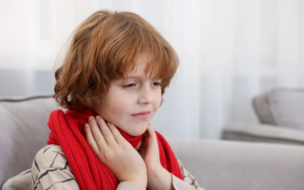 Πονόλαιμος στα παιδιά: Όλα όσα πρέπει να γνωρίζετε