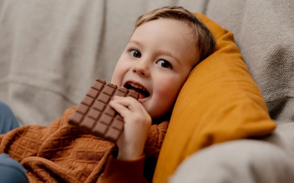 Από ποια ηλικία και πόση σοκολάτα μπορώ να δώσω στο παιδί;