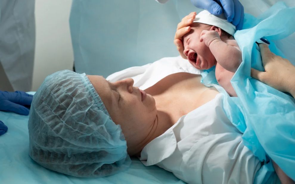 Το συγκλονιστικό σχεδιάγραμμα που δείχνει γιατί η καισαρική δεν είναι ο «εύκολος δρόμος»