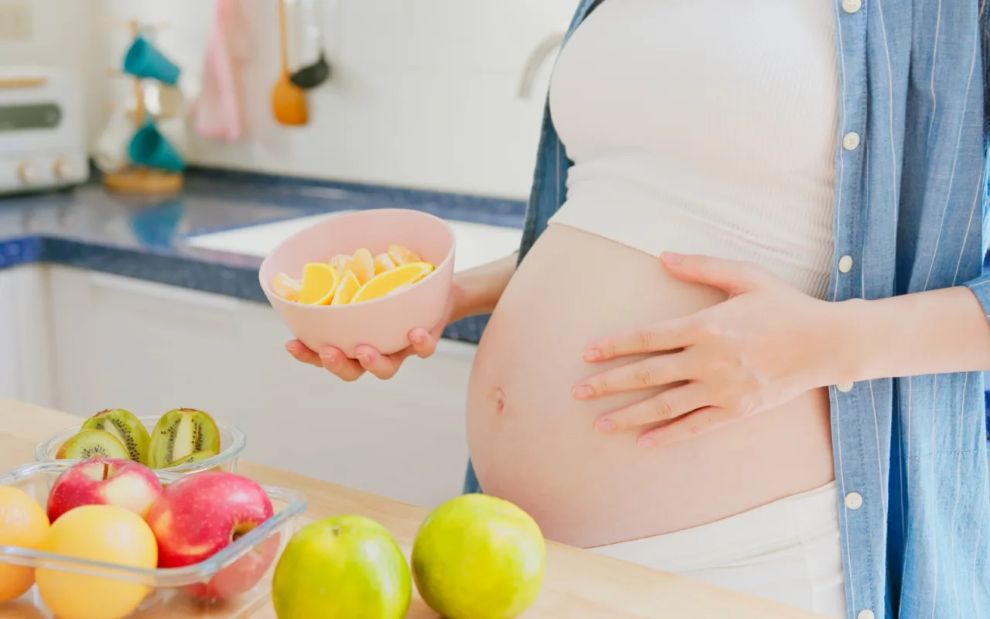 Βιταμίνη C: Πόσο απαραίτητη είναι για την εγκυμοσύνη;