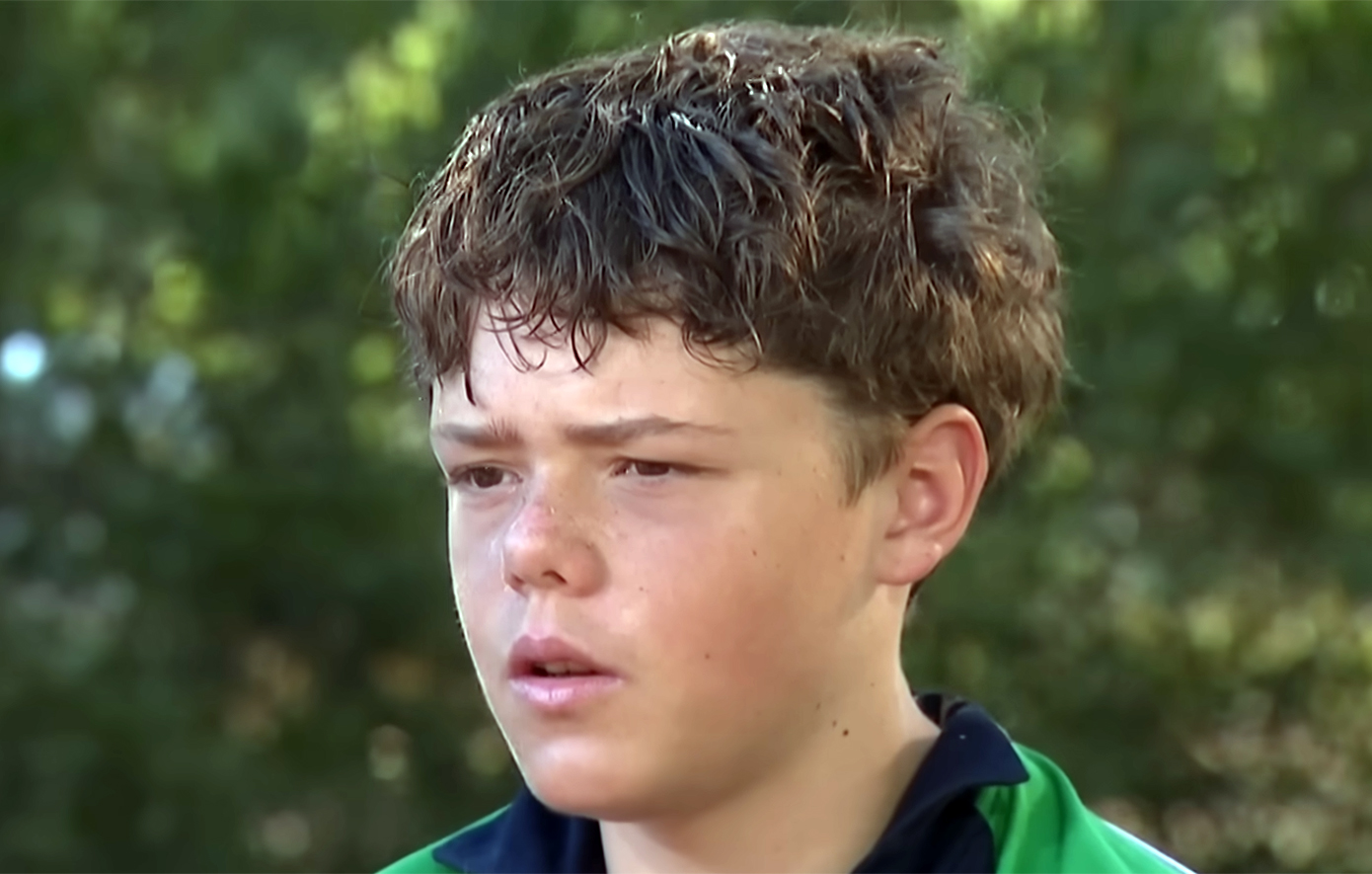 Η απόφαση ζωής ή θανάτου μιας μητέρας που έστειλε τον 13χρονο γιο της στη φουρτουνιασμένη θάλασσα, για να σώσει την υπόλοιπη οικογένεια