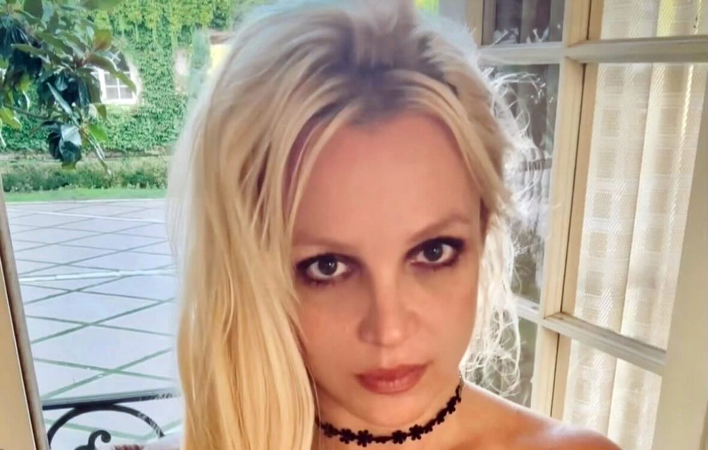 Η Μπρίτνεϊ Σπίαρς λέει ότι είναι τυχερή που ζει μετά τον τρόπο που της φέρθηκε η οικογένειά της: «Τους φοβάμαι»