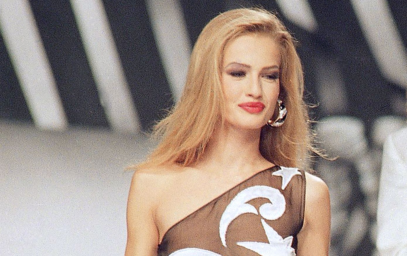 Karen Mulder: Το supermodel που μίλησε πολύ νωρίς για τον Epstein και κατέληξε στο ψυχιατρείο