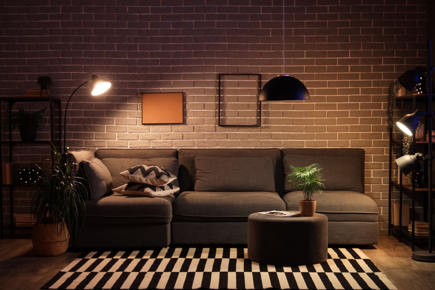 Τέλος εποχής για το τραπεζάκι του σαλονιού: Η νέα τάση αλλάζει το καθιστικό όπως το ξέραμε