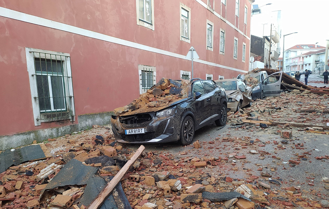 Πορτογαλία: Ζημιές δισεκατομμυρίων ευρώ στην Πορτογαλία μετά την καταιγίδα Κριστίν