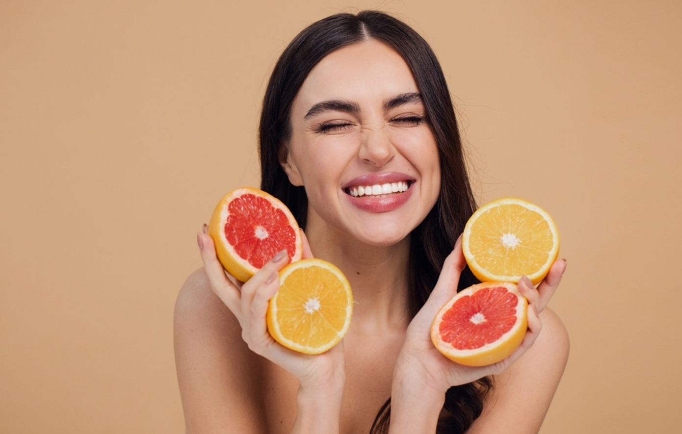 Η διατροφή που προστατεύει το δέρμα και καθυστερεί τη γήρανση