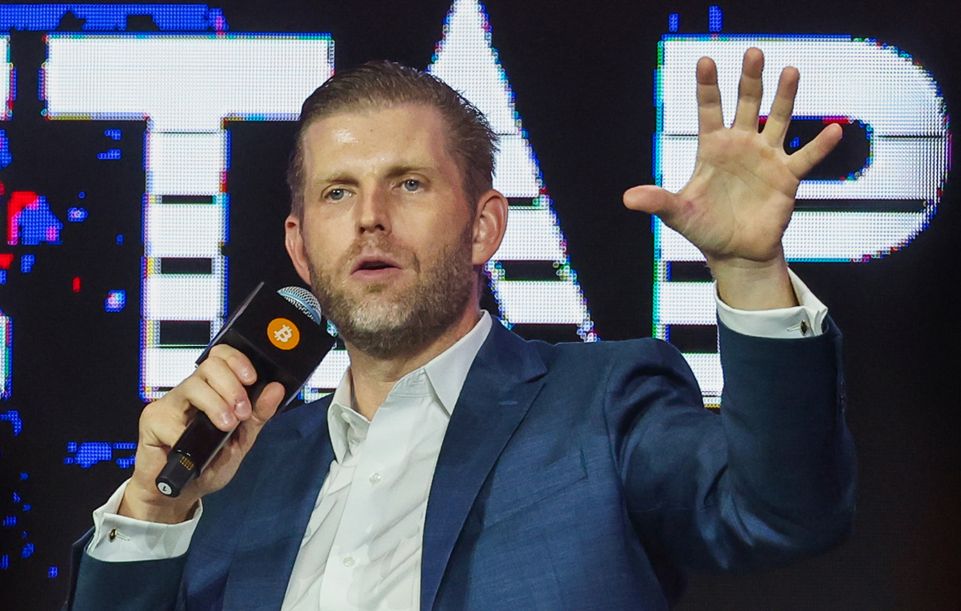 Σε ισραηλινή εταιρεία που υπόσχεται χαμηλότερο «κόστος ανά θάνατο» επενδύει ο γιος του Τραμπ, Έρικ