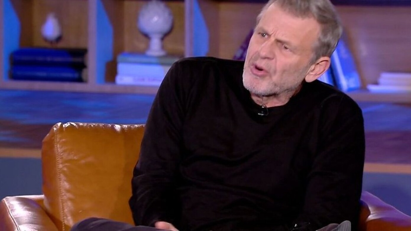 Απόστολος Γκλέτσος για Άννα Μαρία Παπαχαραλάμπους: «Κοιμήθηκε άγνωστη και την επόμενη ήταν εξώφυλλo, είναι αγέραστη»