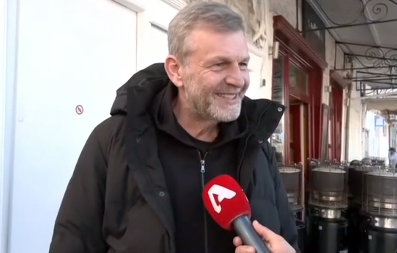 Ο Απόστολος Γκλέτσος πήγε στην Ύδρα: «Δεν θα έπαιζα με τον Μπραντ Πιτ &#8211; Έχει πολύ τρέξιμο και τώρα πια δεν το αντέχω»