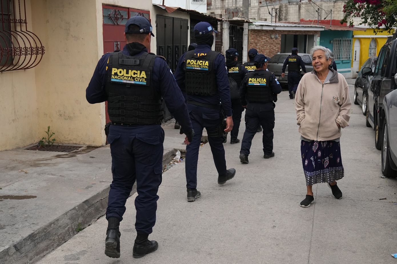 Ενισχυμένες περιπολίες στη Γουατεμάλα – Στρατός και αστυνομία με τεθωρακισμένα μετά τη δολοφονία 11 αστυνομικών