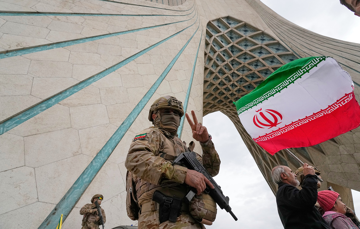 Πώς θα έμοιαζε ένας πόλεμος με το Ιράν &#8211; Το σενάριο του «αποκεφαλισμού» και η παγίδα του Τραμπ