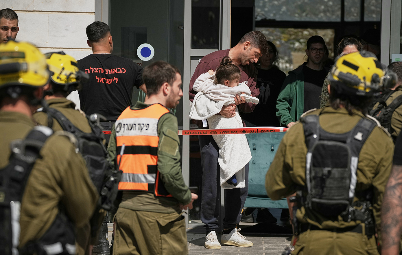 Το κλίμα στο Ιράν μετά την επίθεση των ΗΠΑ και του Ισραήλ: «Πανικός στους δρόμους, ανακούφιση για κάποιους»