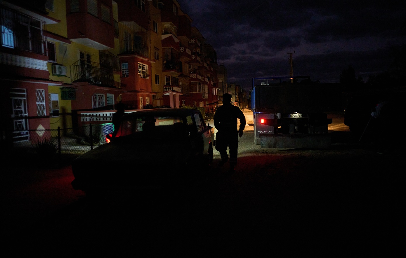 Εφιάλτης 15 ωρών χωρίς ρεύμα: Πώς η Κούβα γλιστρά στην απόλυτη ενεργειακή κρίση