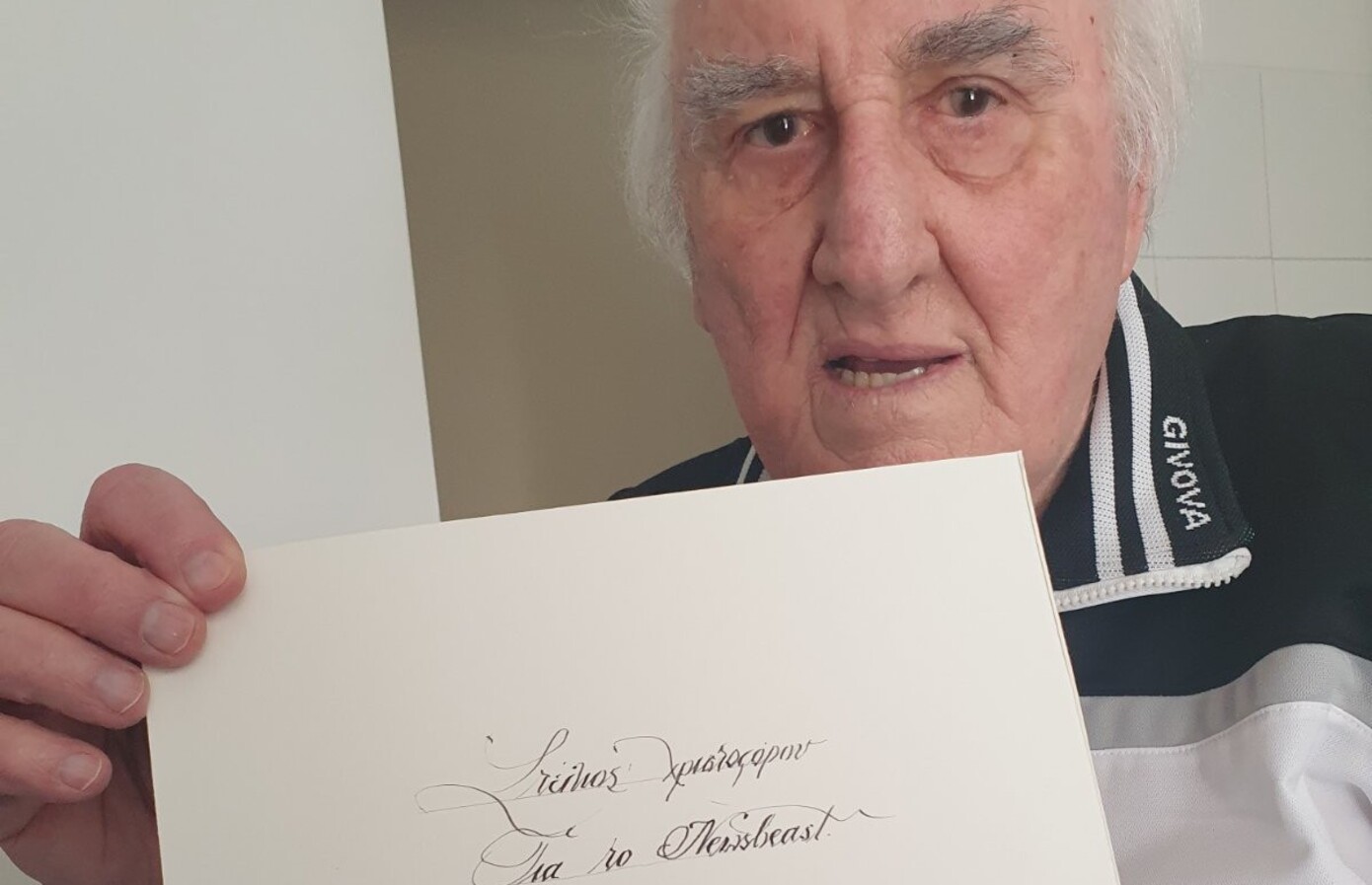 «Η τεχνολογία έσβησε την καλλιγραφία» &#8211; Ο Στέλιος Χριστοφόρου, ένας από τους τελευταίους Έλληνες καλλιγράφους στο Newsbeast