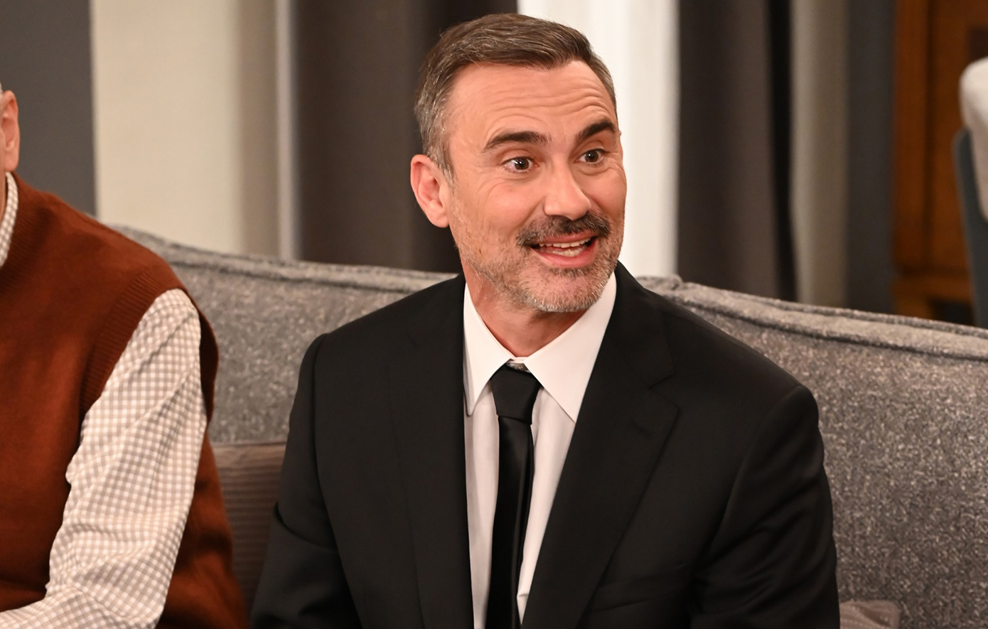 Ο Γιώργος Καπουτζίδης εισβάλλει απόψε στο «Σόι σου»