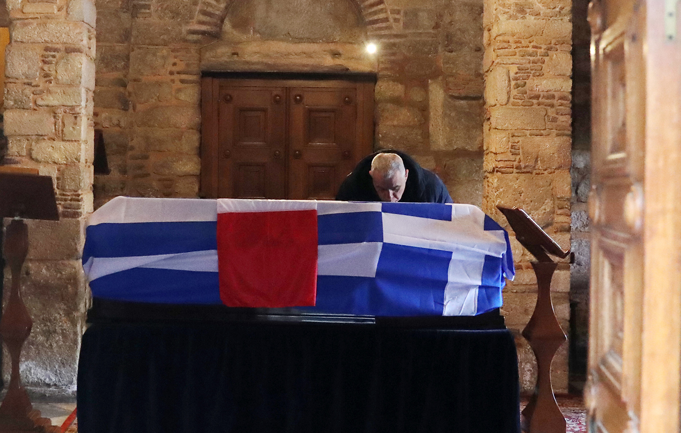 Στη Μητρόπολη Αθηνών το τελευταίο αντίο στη σπουδαία Ελένη Γλύκατζη-Αρβελέρ – Σε λαϊκό προσκύνημα η σορός της