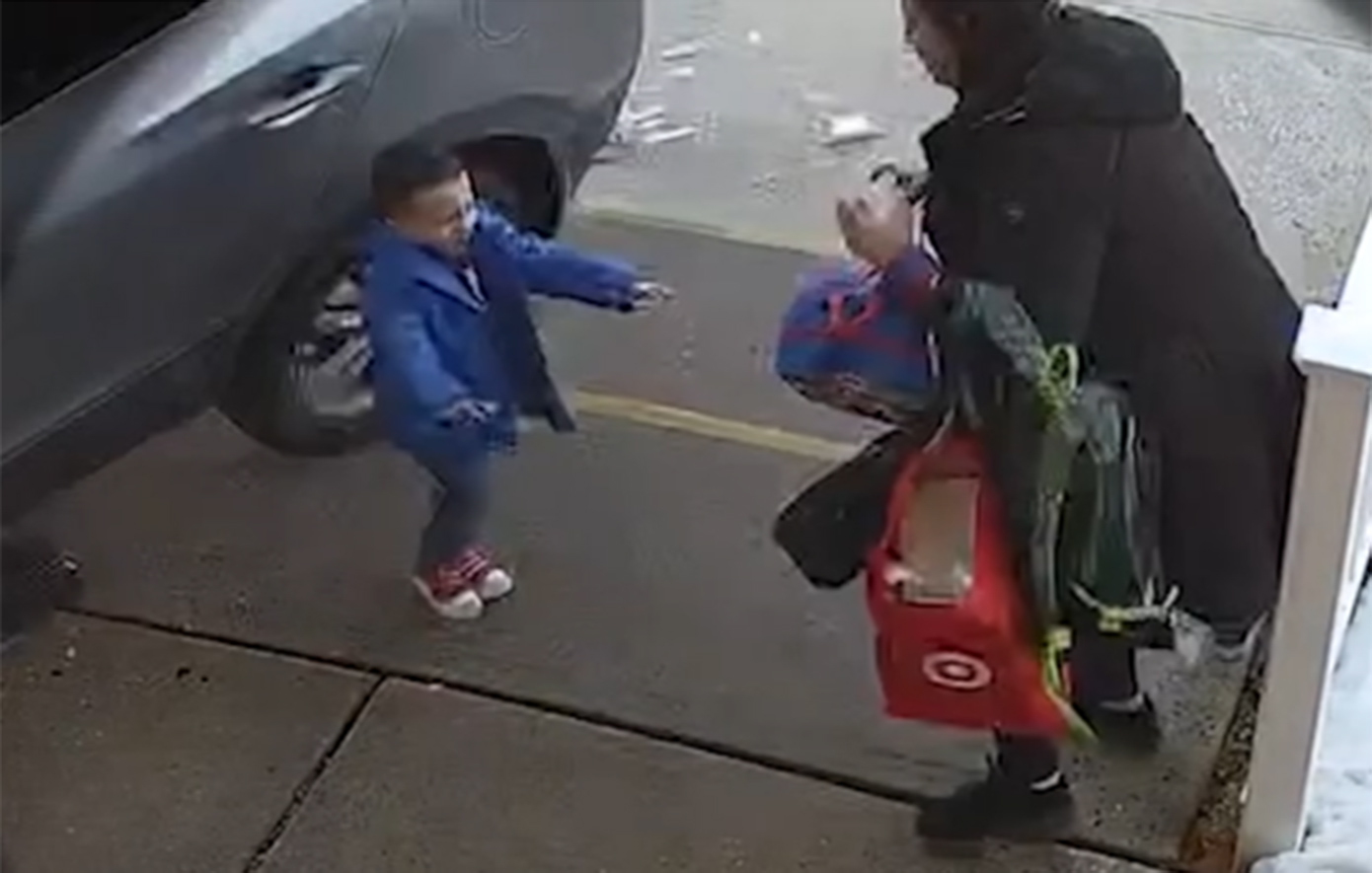 Τρόμος έξω από νηπιαγωγείο στο Νιου Τζέρσεϊ: Μητέρα και παιδιά παρασύρθηκαν από μεθυσμένη οδηγό &#8211; Δείτε το βίντεο