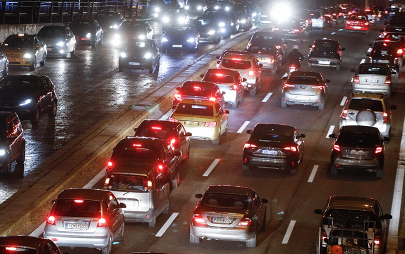 Καραμπόλα τεσσάρων οχημάτων στη Λεωφόρο Κηφισού στο ύψος της Ιεράς Οδού