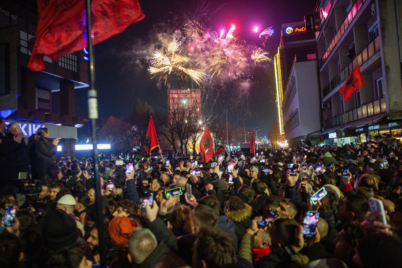 Τέλος το πολιτικό αδιέξοδο στο Κόσοβο: Εξελέγη κυβέρνηση με πρωθυπουργό τον Άλμπιν Κούρτι