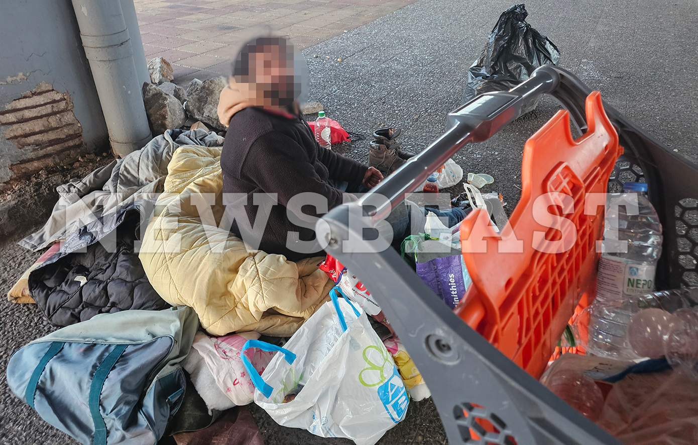 Οι άνθρωποι που ζουν κάτω από τις γέφυρες &#8211; Οι «κλοσάρ» των Αθηνών μέσα από τον φακό του Newsbeast