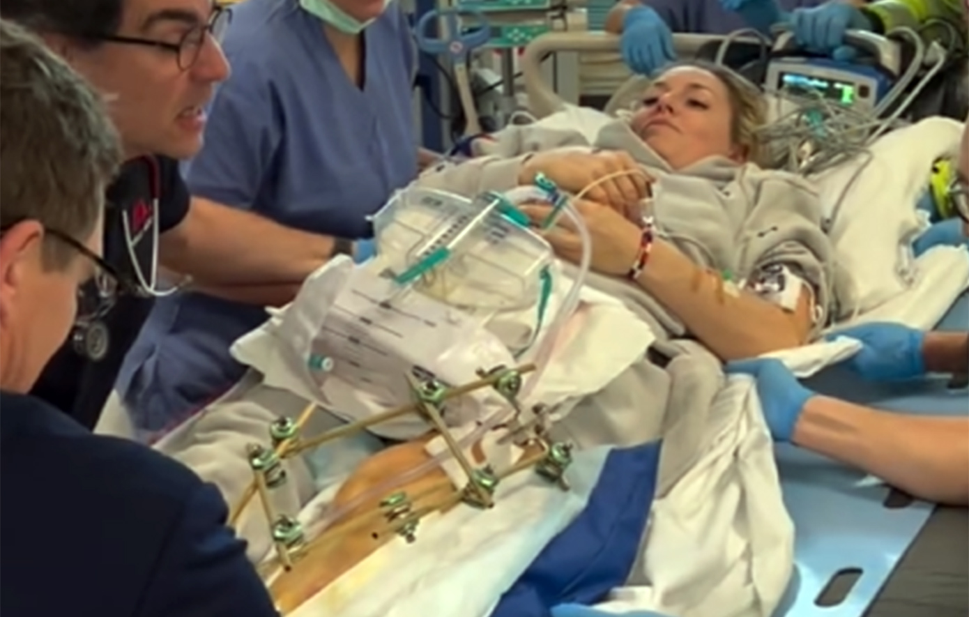 Στις ΗΠΑ η Λίντσεϊ Βον μετά τον σοβαρό τραυματισμό της στους Χειμερινούς Ολυμπιακούς Αγώνες &#8211; Δείτε βίντεο από τη μεταφορά της